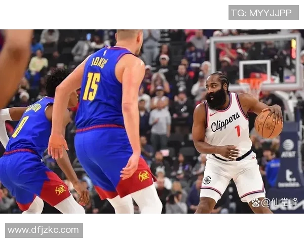 快船大胜开拓者，莱昂纳德表现抢眼引领全队