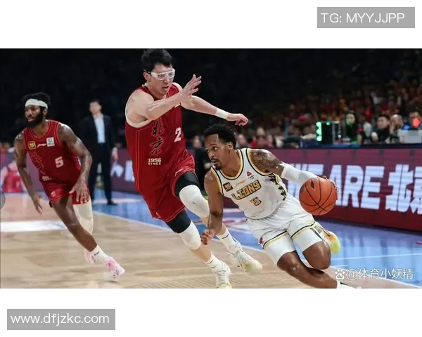 周琦连续三双带领新疆男篮大胜广州重返季后赛冠军争夺战